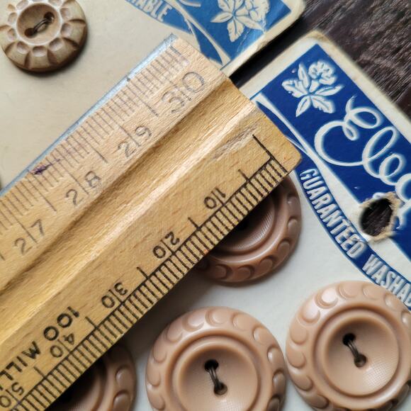 Vintage Elegant Button 2 Cards (8 total) | Nude Pink and Cream | USA Made - Picture 5 of 5